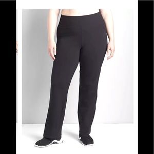 Lane Bryant LIVI Yoga Pant Color Black Size 26/28S